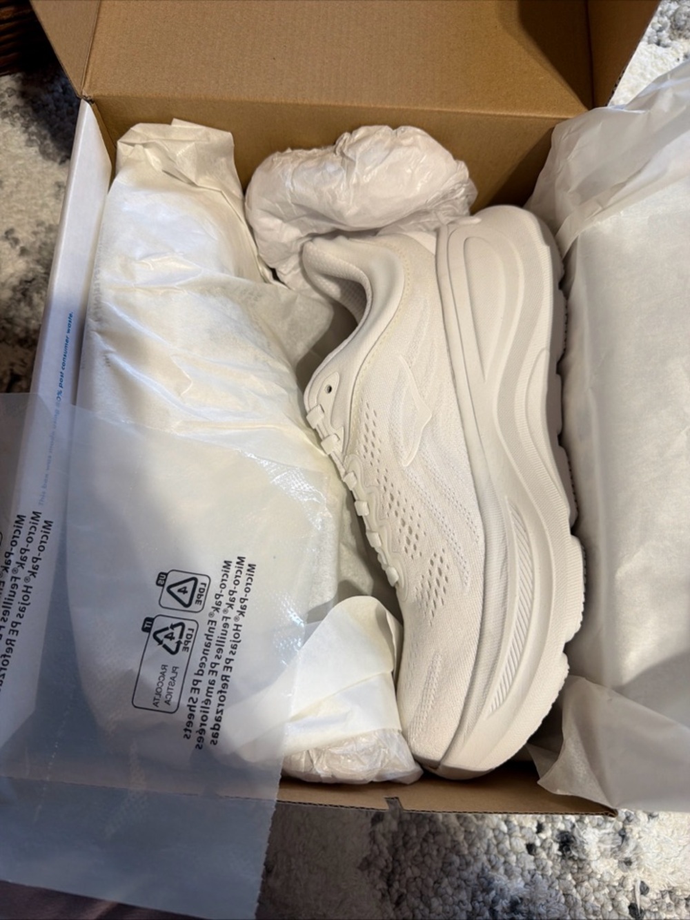 HOKA Women's Bondi 9 Wide Width White 1162014/ WWH, NEW WITH BOX,Sizes 6.5 & 8.5 - Picture 12 of 13